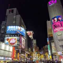 「とりあえず渋谷歩かせとけ」みたいなミュージックビデオが多い