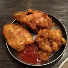 「ターリー屋 江古田店」のチキンパコラとゴルゴンゾーラチーズナンでクリスマス気分を堪能