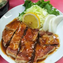 都営三田線の志村三丁目駅のおすすめ町中華!栄楽のポークソテーライスが美味い