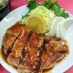 都営三田線の志村三丁目駅のおすすめ町中華！栄楽のポークソテーライスが美味い